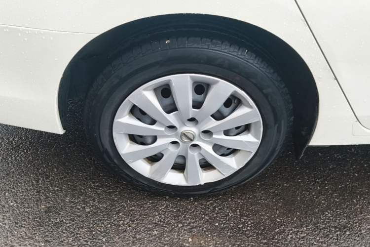 Used Nissan Sylphy 2019 Classic 1.6XE CVT Comfort Edition Exterior 5