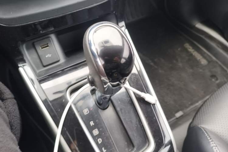 Used Nissan Sylphy 2019 1.6XV CVT Smart Connect Luxury Edition China VI Standard Gear Lever