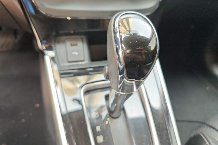 Used Nissan Sylphy 2019 1.6XV CVT Smart Connect Luxury Edition China VI Standard Gear Lever