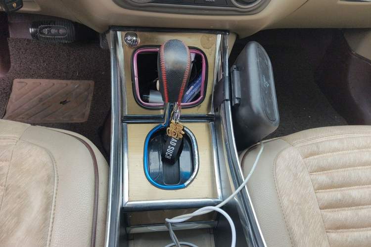 Used Nissan Sylphy 2019 Classic 1.6XE+ CVT SmartConnect Leading Edition Gear Lever