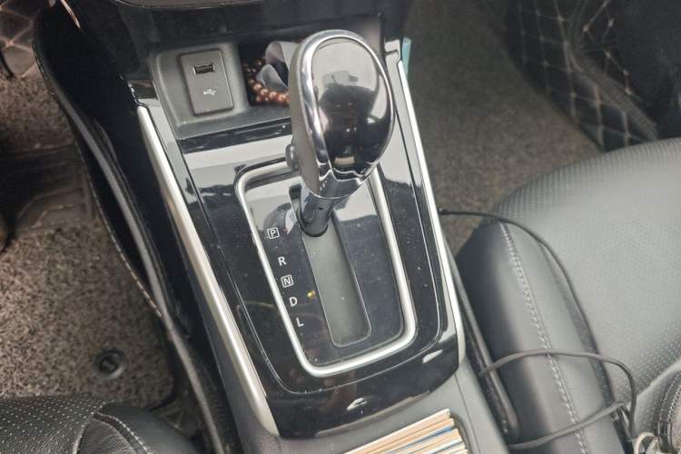 Used Nissan Sylphy 2019 Classic 1.6XL CVT Luxury Edition Gear Lever