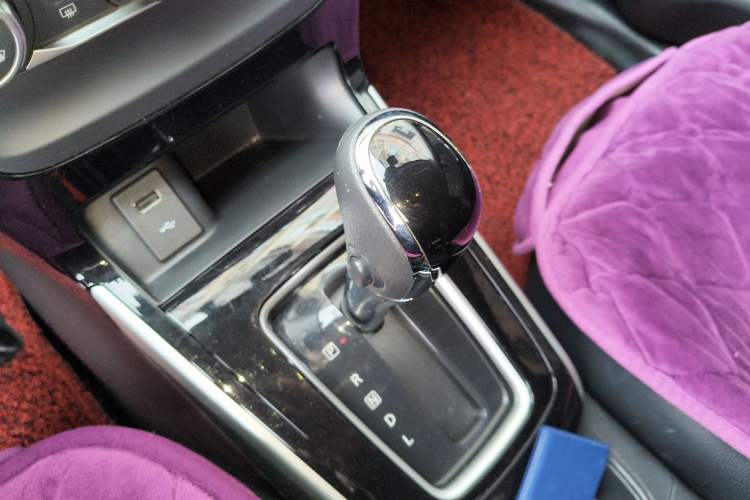 Used Nissan Sylphy 2019 1.6XV CVT Smart Connect Luxury Edition China VI Standard Gear Lever