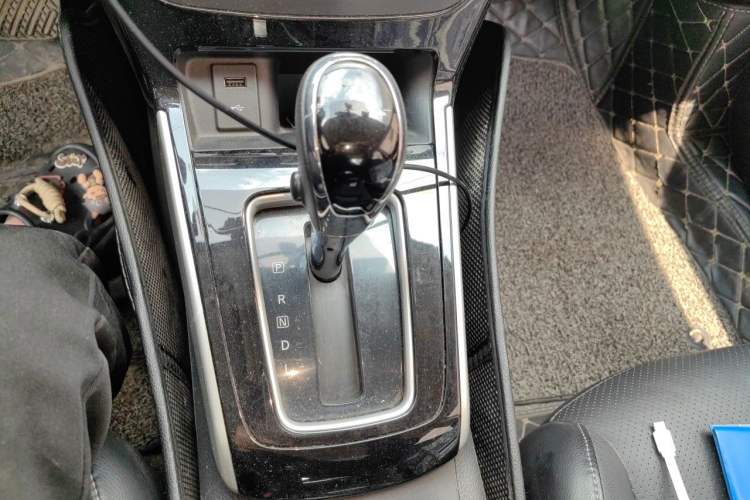 Used Nissan Sylphy 2019 1.6XV CVT Smart Connect Luxury Edition China VI Standard Gear Lever