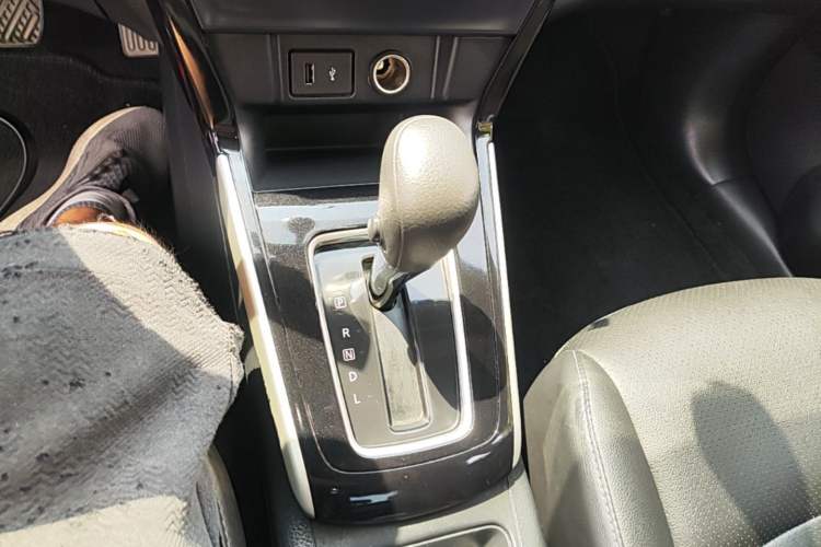 Used Nissan Sylphy 2019 Classic 1.6XL CVT Luxury Edition Gear Lever