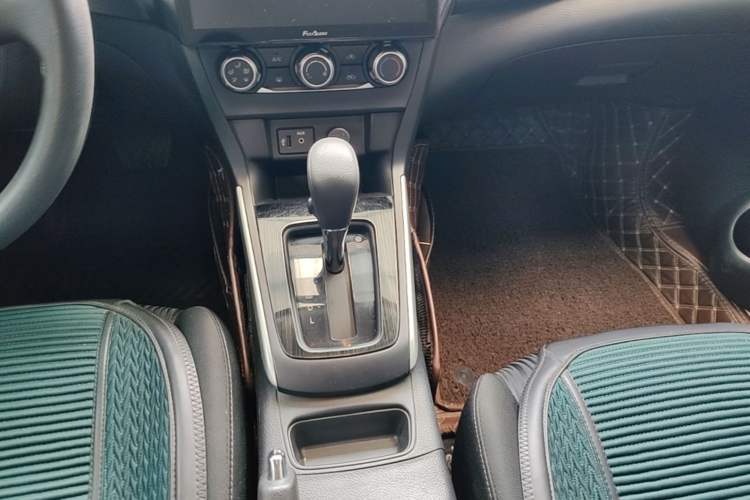 Used Nissan Sylphy 2019 Classic 1.6XE CVT Comfort Edition Gear Lever