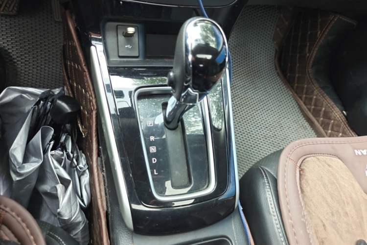 Used Nissan Sylphy 2019 1.6XV CVT Smart Connect Luxury Edition China VI Standard Gear Lever