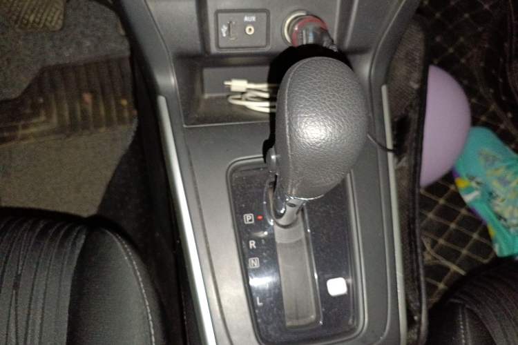 Used Nissan Sylphy 2019 Classic 1.6XE CVT Comfort Edition Gear Lever