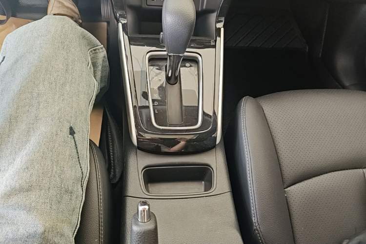 Used Nissan Sylphy 2019 Classic 1.6XL CVT Luxury Edition Gear Lever