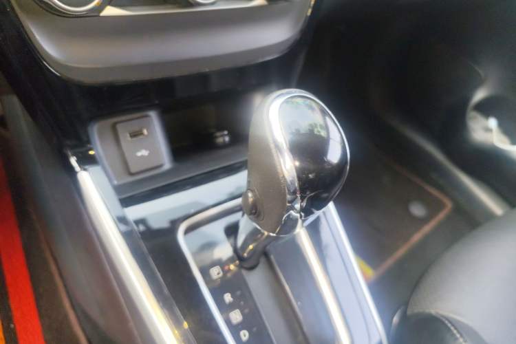 Used Nissan Sylphy 2019 1.6XV CVT Smart Connect Luxury Edition China V Standard Gear Lever