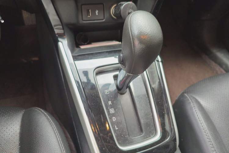 Used Nissan Sylphy 2019 Classic 1.6XL CVT Luxury Edition Gear Lever