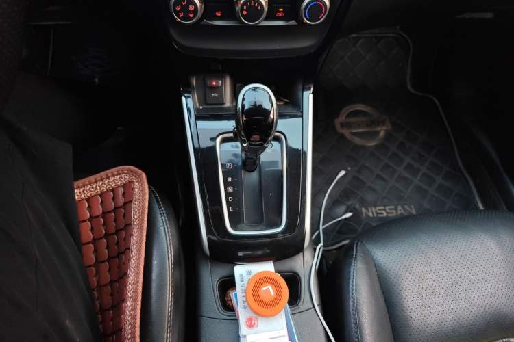 Used Nissan Sylphy 2019 1.6XV CVT Smart Connect Luxury Edition China VI Standard Gear Lever