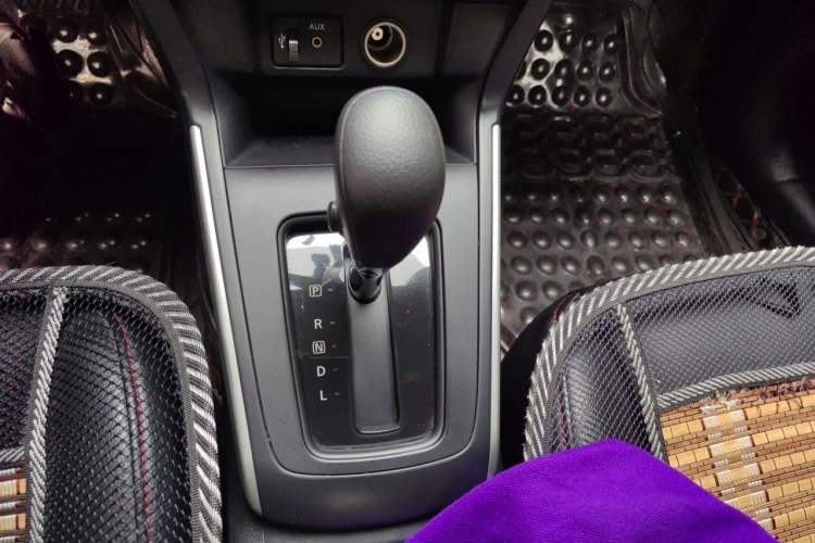 Used Nissan Sylphy 2019 Classic 1.6XE CVT Comfort Edition Gear Lever