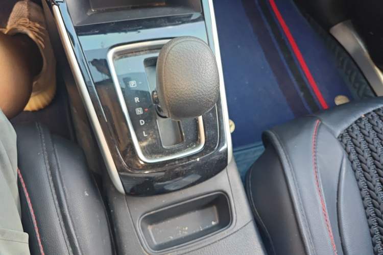 Used Nissan Sylphy 2019 Classic 1.6XL CVT Luxury Edition Gear Lever