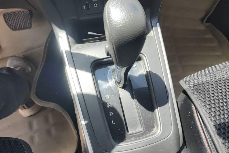 Used Nissan Sylphy 2019 Classic 1.6XE CVT Comfort Edition Gear Lever