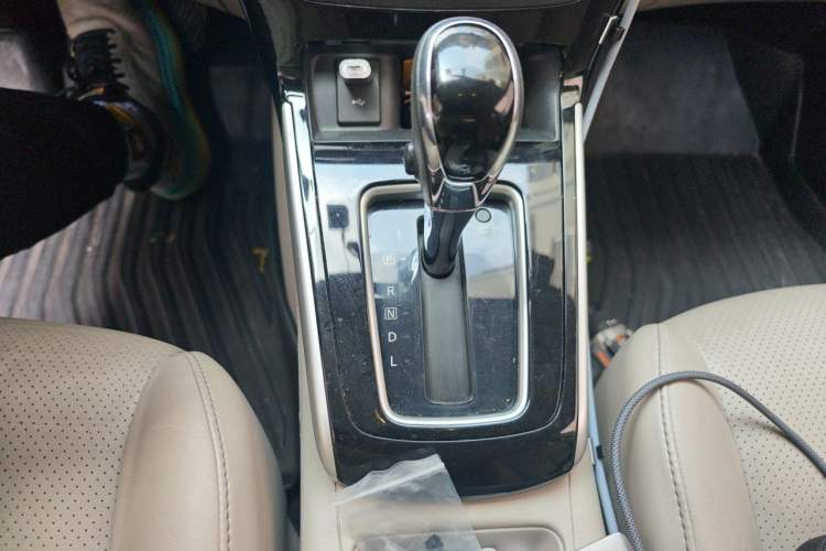 Used Nissan Sylphy 2019 1.6XV CVT Smart Connect Luxury Edition China VI Standard Gear Lever