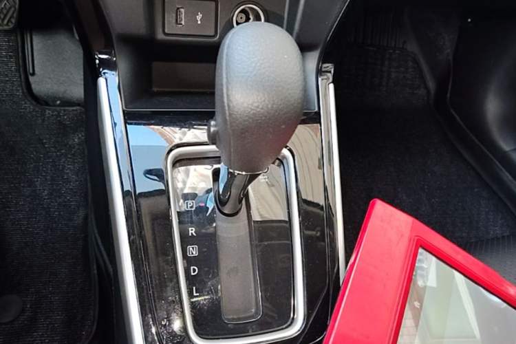 Used Nissan Sylphy 2019 Classic 1.6XL CVT Luxury Edition Gear Lever