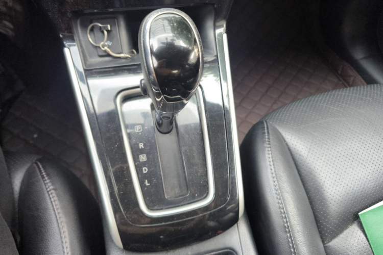 Used Nissan Sylphy 2019 1.6XV CVT Smart Connect Luxury Edition China VI Standard Gear Lever