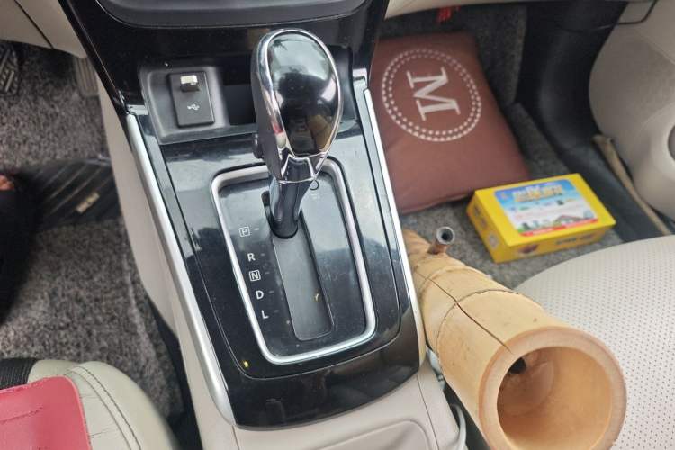 Used Nissan Sylphy 2019 1.6XV CVT Smart Connect Luxury Edition China V Standard Gear Lever