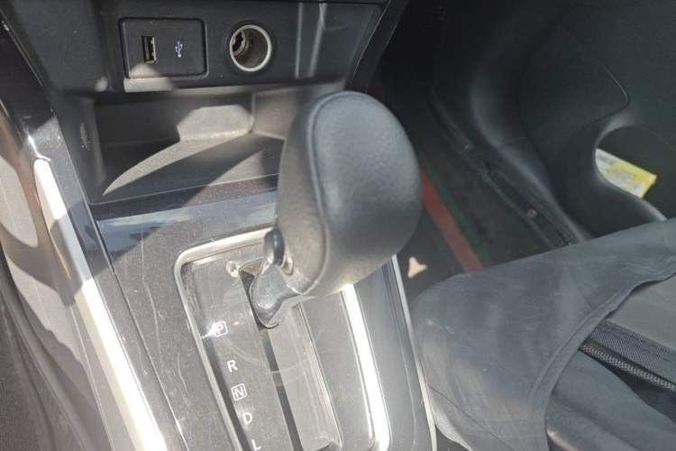 Used Nissan Sylphy 2019 Classic 1.6XL CVT Luxury Edition Gear Lever