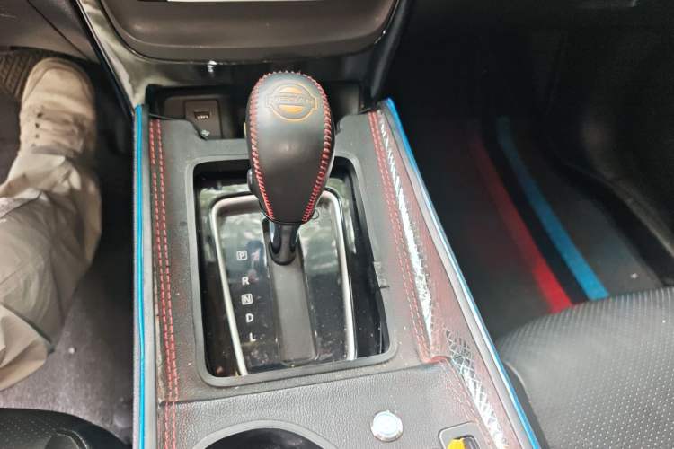Used Nissan Sylphy 2019 1.6XV CVT Smart Connect Luxury Edition China V Standard Gear Lever