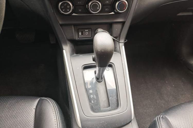 Used Nissan Sylphy 2019 Classic 1.6XE CVT Comfort Edition Gear Lever