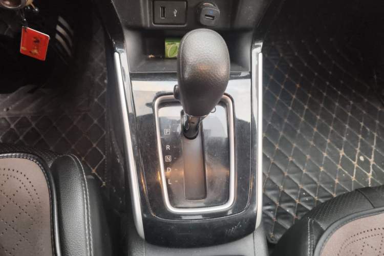 Used Nissan Sylphy 2019 Classic 1.6XL CVT Luxury Edition Gear Lever