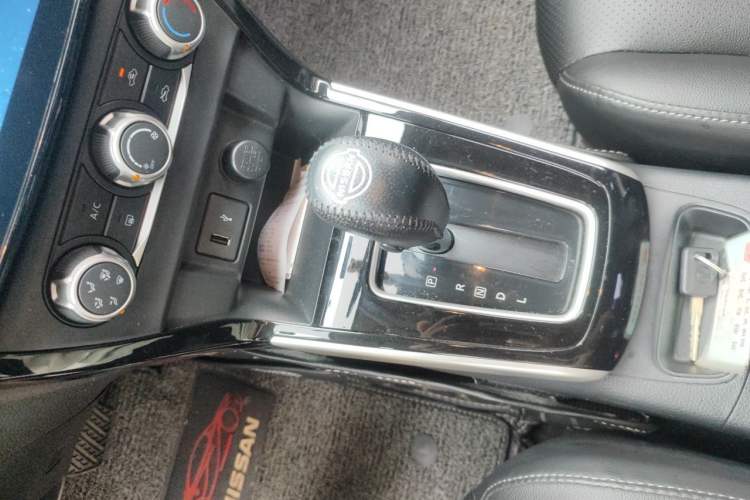 Used Nissan Sylphy 2019 Classic 1.6XL CVT Luxury Edition Gear Lever
