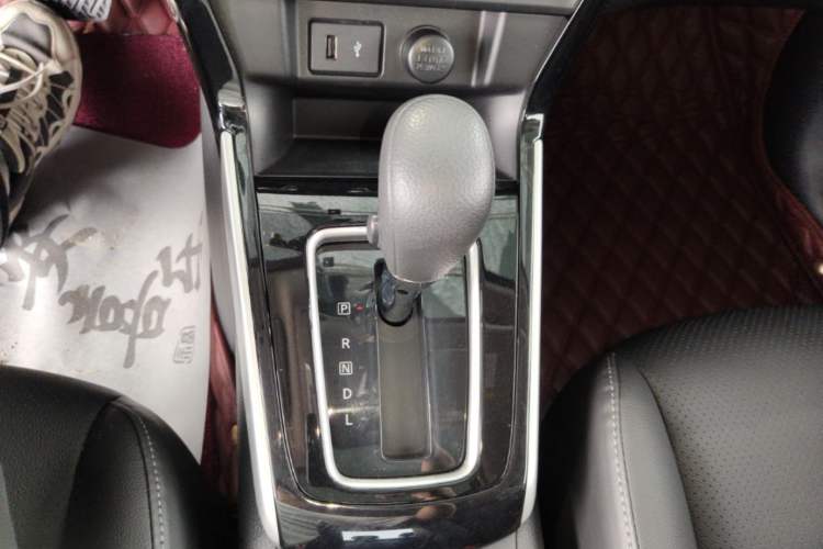 Used Nissan Sylphy 2019 Classic 1.6XL CVT Luxury Edition Gear Lever