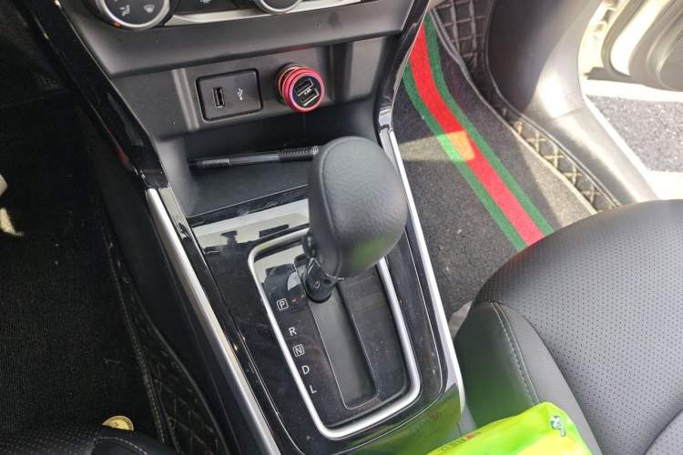 Used Nissan Sylphy 2019 Classic 1.6XL CVT Luxury Edition Gear Lever