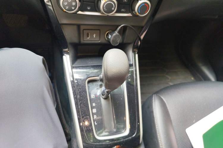 Used Nissan Sylphy 2019 Classic 1.6XL CVT Luxury Edition Gear Lever