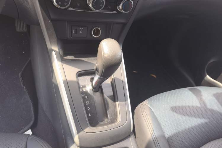 Used Nissan Sylphy 2019 Classic 1.6XE CVT Comfort Edition Gear Lever