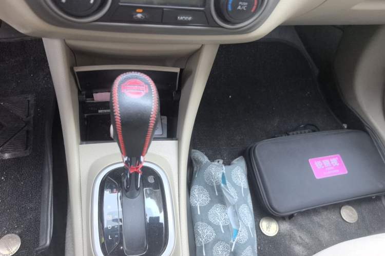 Used Nissan Sylphy 2019 Classic 1.6XE+ CVT SmartConnect Leading Edition Gear Lever