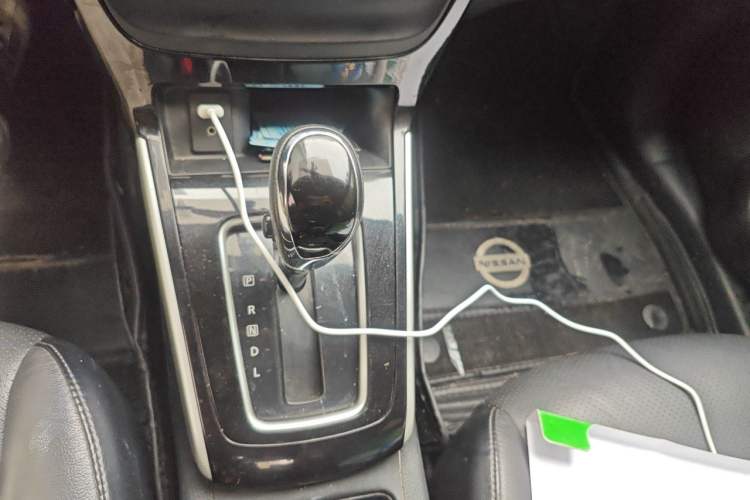 Used Nissan Sylphy 2019 1.6XV CVT Smart Connect Luxury Edition China V Standard Gear Lever