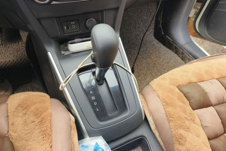 Used Nissan Sylphy 2019 Classic 1.6XE CVT Comfort Edition Gear Lever