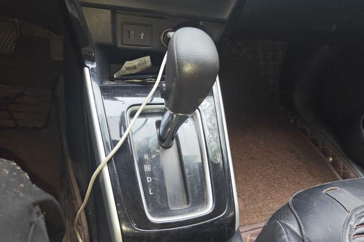 Used Nissan Sylphy 2019 Classic 1.6XL CVT Luxury Edition Gear Lever