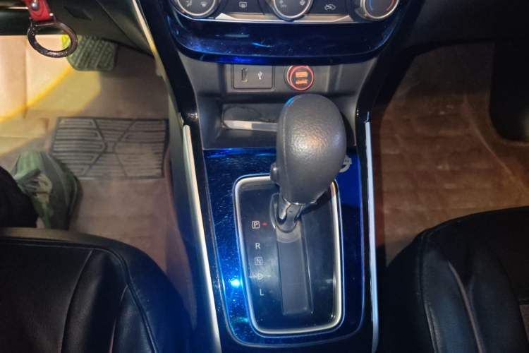 Used Nissan Sylphy 2019 Classic 1.6XL CVT Luxury Edition Gear Lever