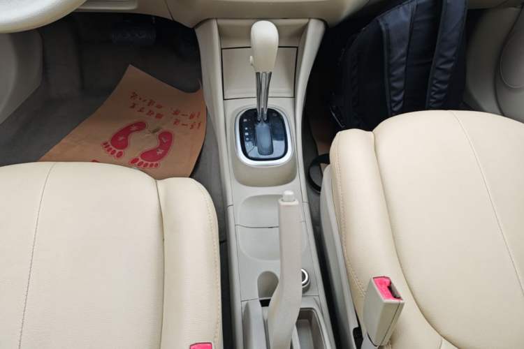 Used Nissan Sylphy 2019 Classic 1.6XE+ CVT SmartConnect Leading Edition Gear Lever