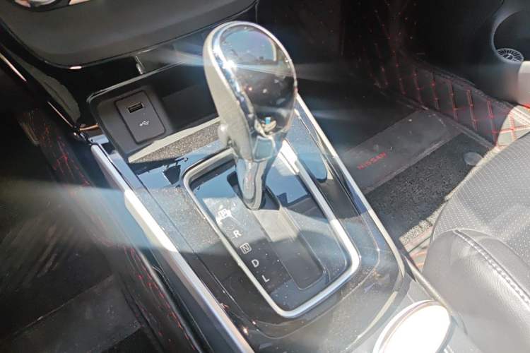 Used Nissan Sylphy 2019 1.6XV CVT Smart Connect Luxury Edition China V Standard Gear Lever