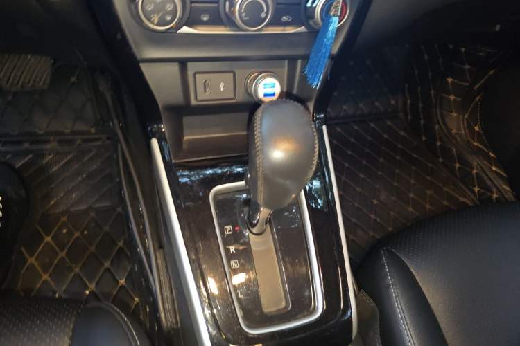 Used Nissan Sylphy 2019 Classic 1.6XL CVT Luxury Edition Gear Lever