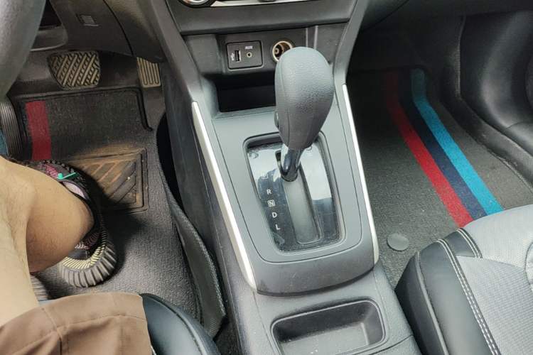 Used Nissan Sylphy 2019 Classic 1.6XE CVT Comfort Edition Gear Lever