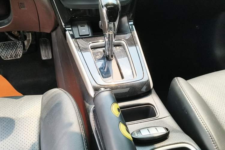 Used Nissan Sylphy 2019 1.6XV CVT Smart Connect Luxury Edition China VI Standard Gear Lever