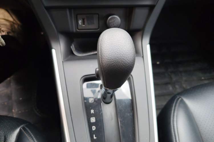 Used Nissan Sylphy 2019 Classic 1.6XE CVT Comfort Edition Gear Lever