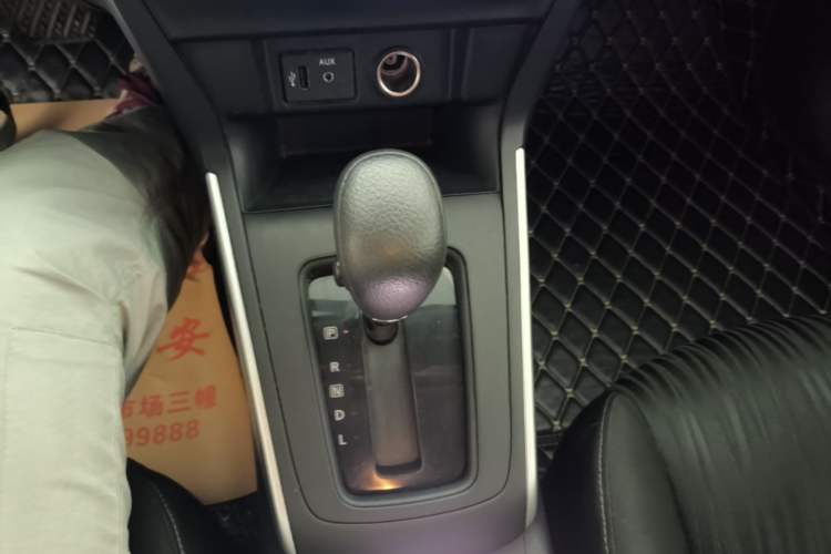 Used Nissan Sylphy 2019 Classic 1.6XE CVT Comfort Edition Gear Lever