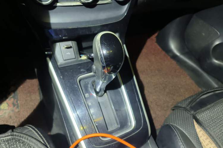Used Nissan Sylphy 2019 1.6XV CVT Smart Connect Luxury Edition China VI Standard Gear Lever