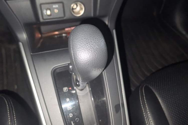 Used Nissan Sylphy 2019 Classic 1.6XE CVT Comfort Edition Gear Lever