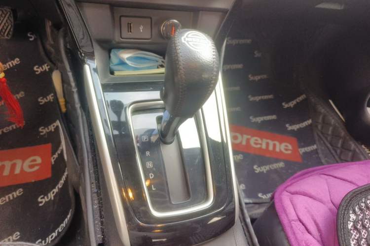 Used Nissan Sylphy 2019 Classic 1.6XL CVT Luxury Edition Gear Lever