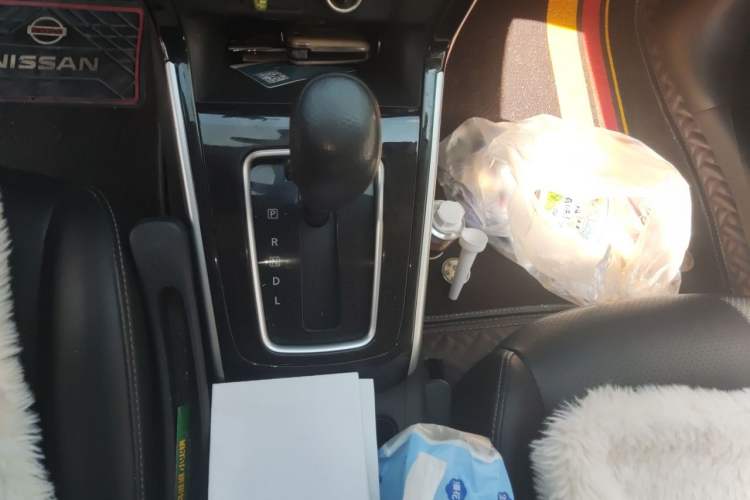 Used Nissan Sylphy 2019 Classic 1.6XL CVT Luxury Edition Gear Lever