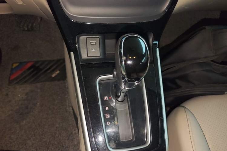 Used Nissan Sylphy 2019 1.6XV CVT Smart Connect Luxury Edition China VI Standard Gear Lever