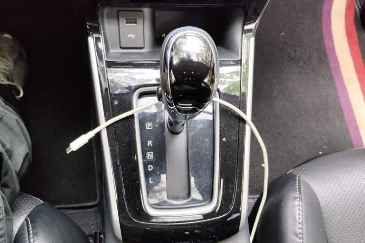 Used Nissan Sylphy 2019 1.6XV CVT Smart Connect Luxury Edition China VI Standard Gear Lever