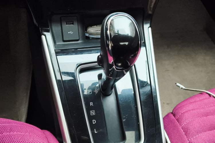 Used Nissan Sylphy 2019 1.6XV CVT Smart Connect Luxury Edition China VI Standard Gear Lever